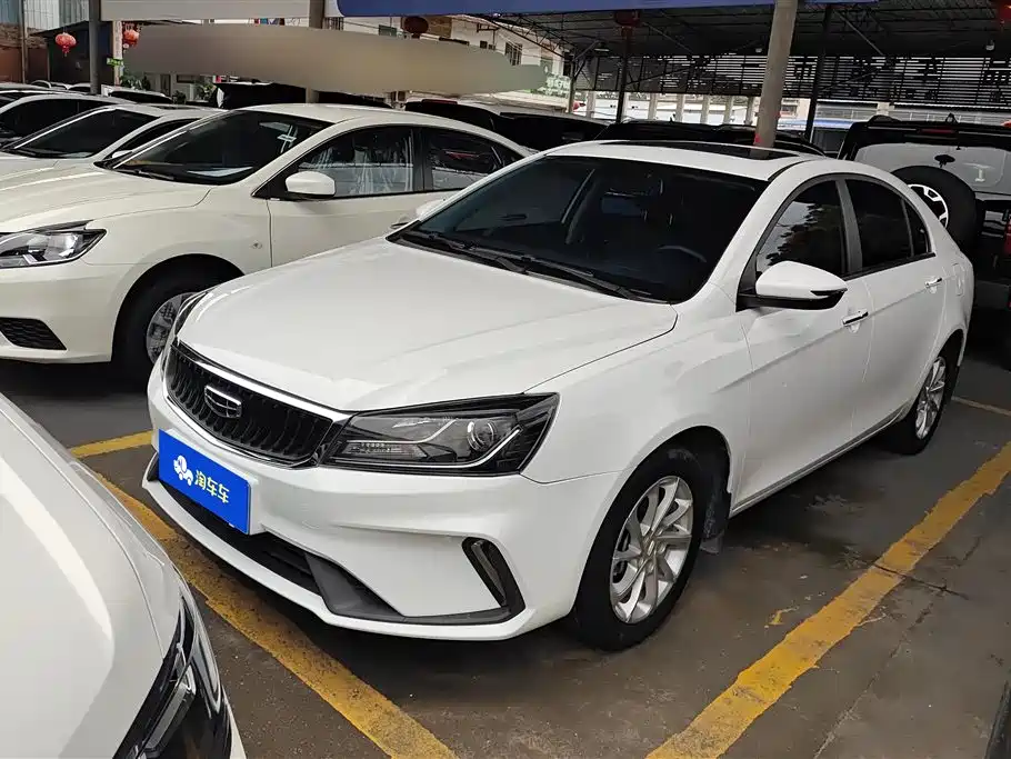 Geely Emgrand 2022