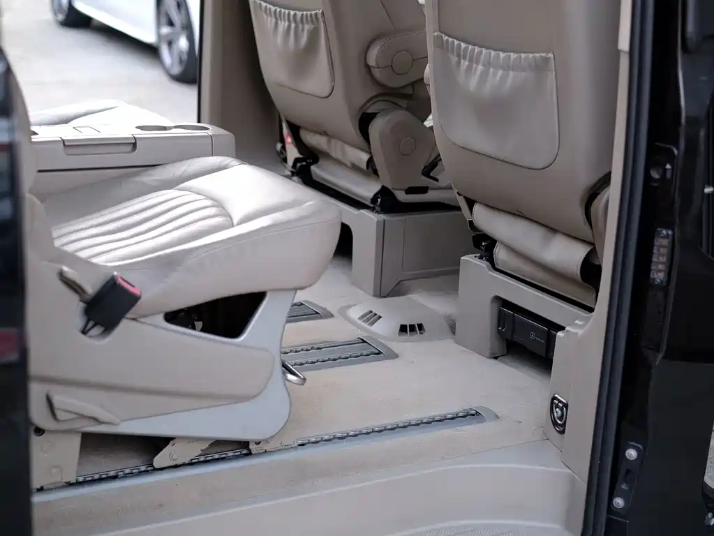 Mercedes-Benz Viano — миниатюра 46