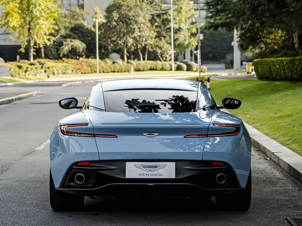 ASTON MARTIN DB11