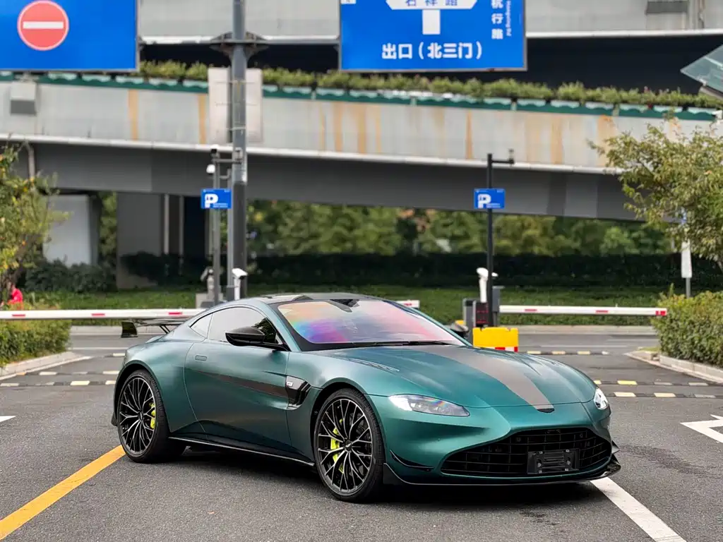 Aston Martin V8 Vantage — миниатюра 2