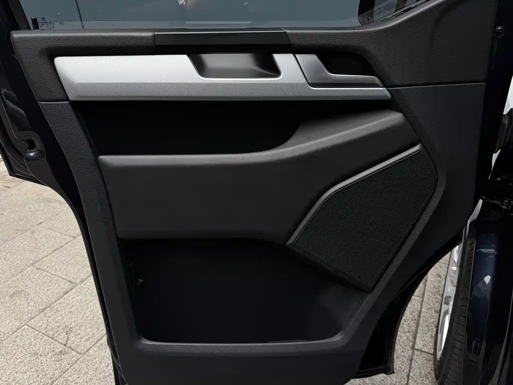 Volkswagen Multivan 2.0TSI 4WD Premium Edition 7 seats, фото 23