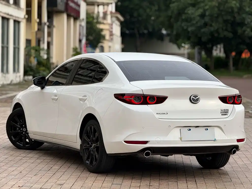 Mazda 3 Axela — миниатюра 7