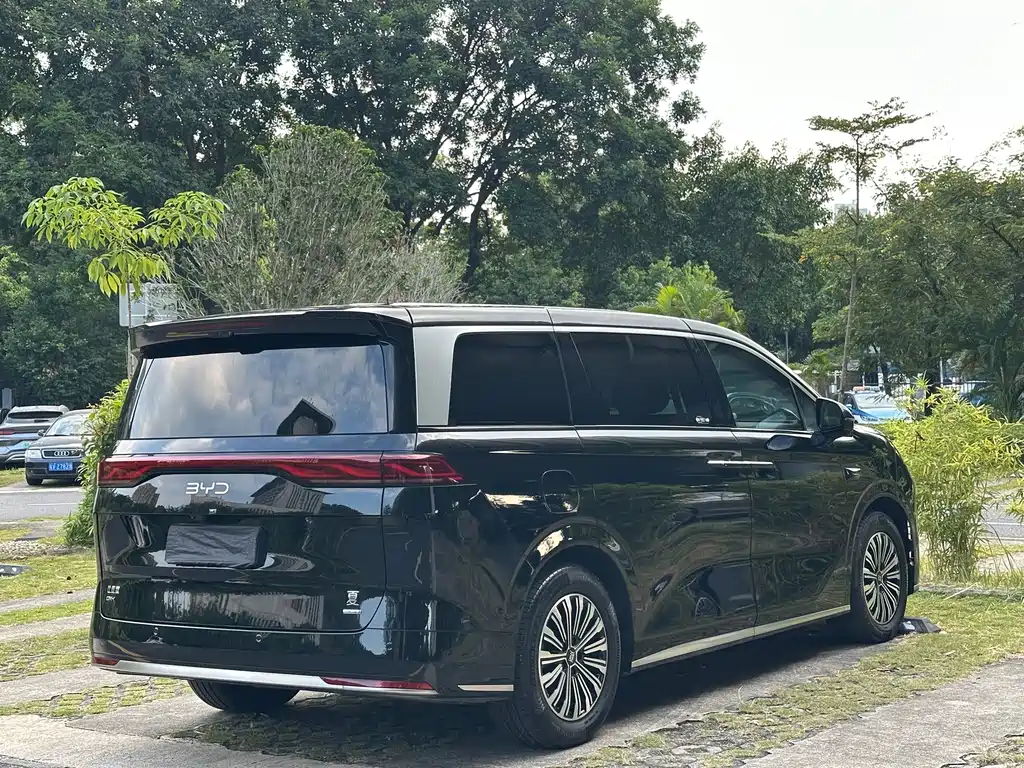 BYD Xia — миниатюра 6