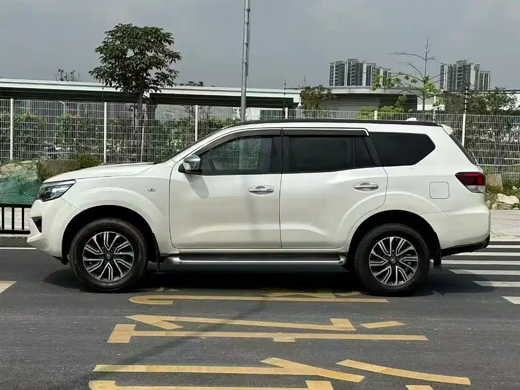 Nissan Terra 2018 2.5L AT Luxury