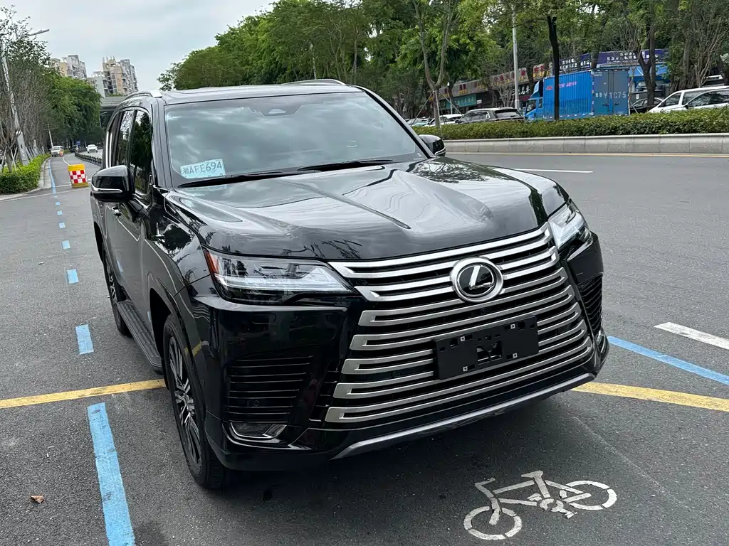 Lexus LX 2025 700h