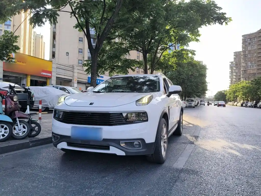Lynk & Co 01 2019