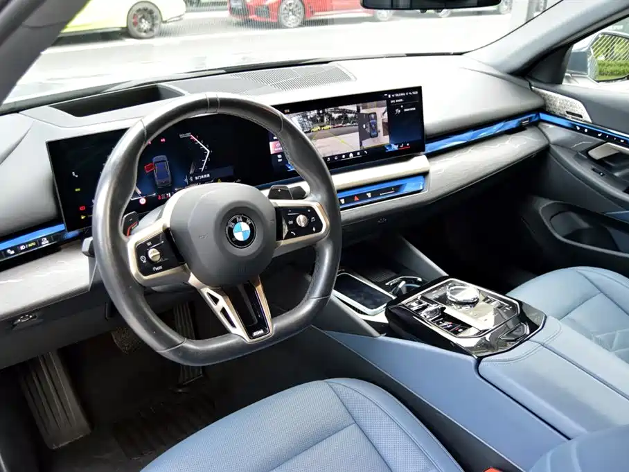 BMW 5 Series — миниатюра 8