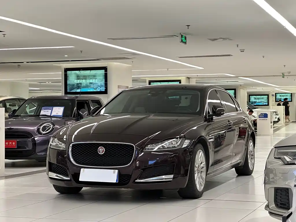 Jaguar XFL 2018