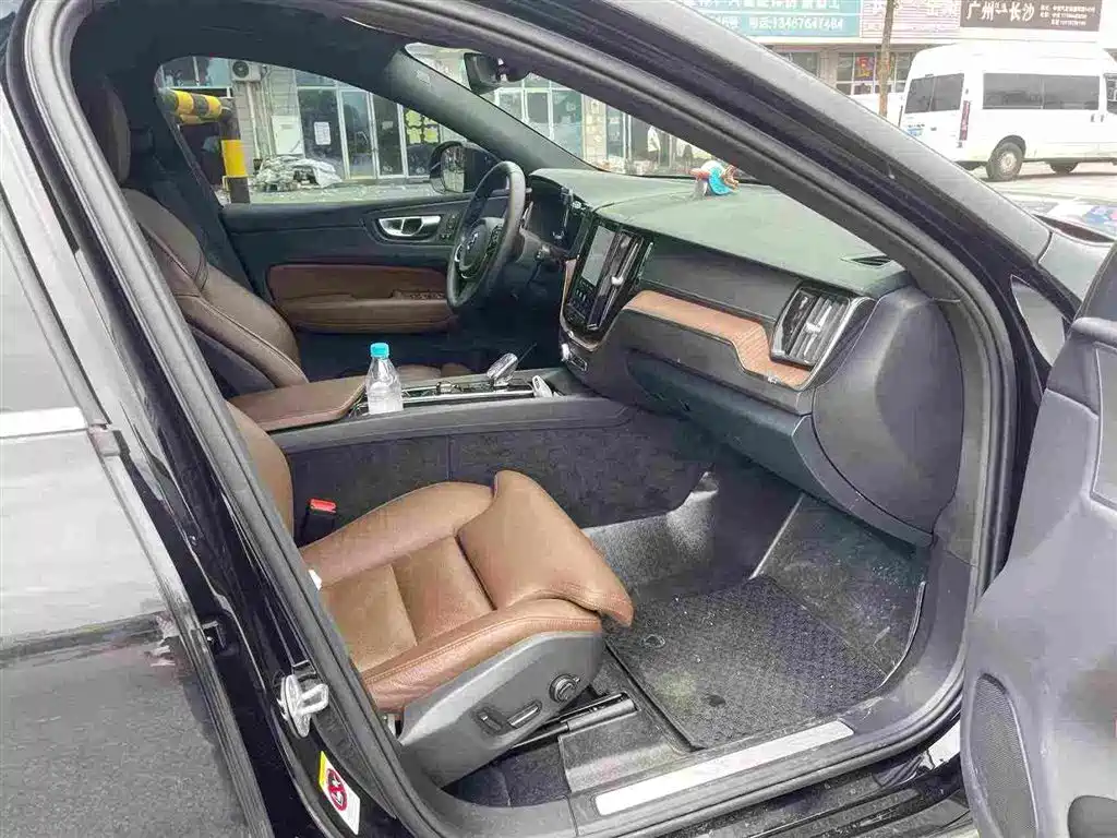 Volvo XC60 — миниатюра 7
