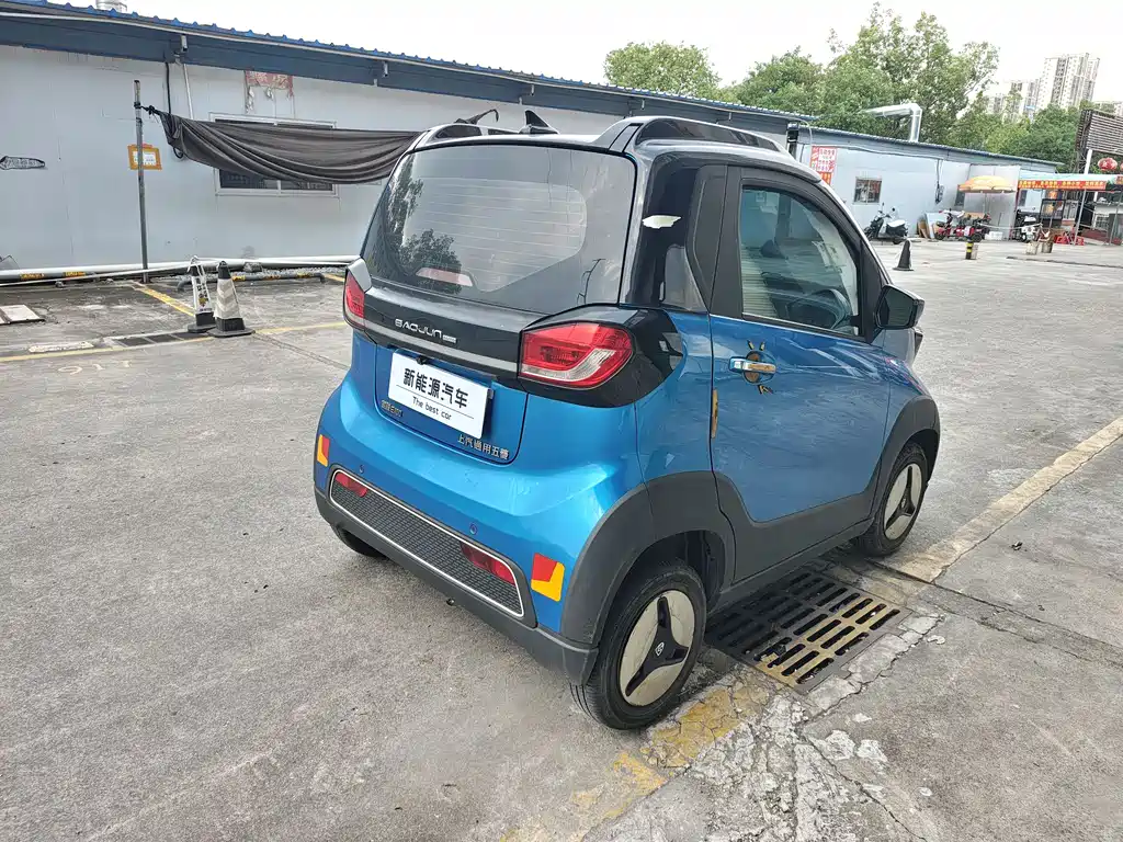 Baojun E100