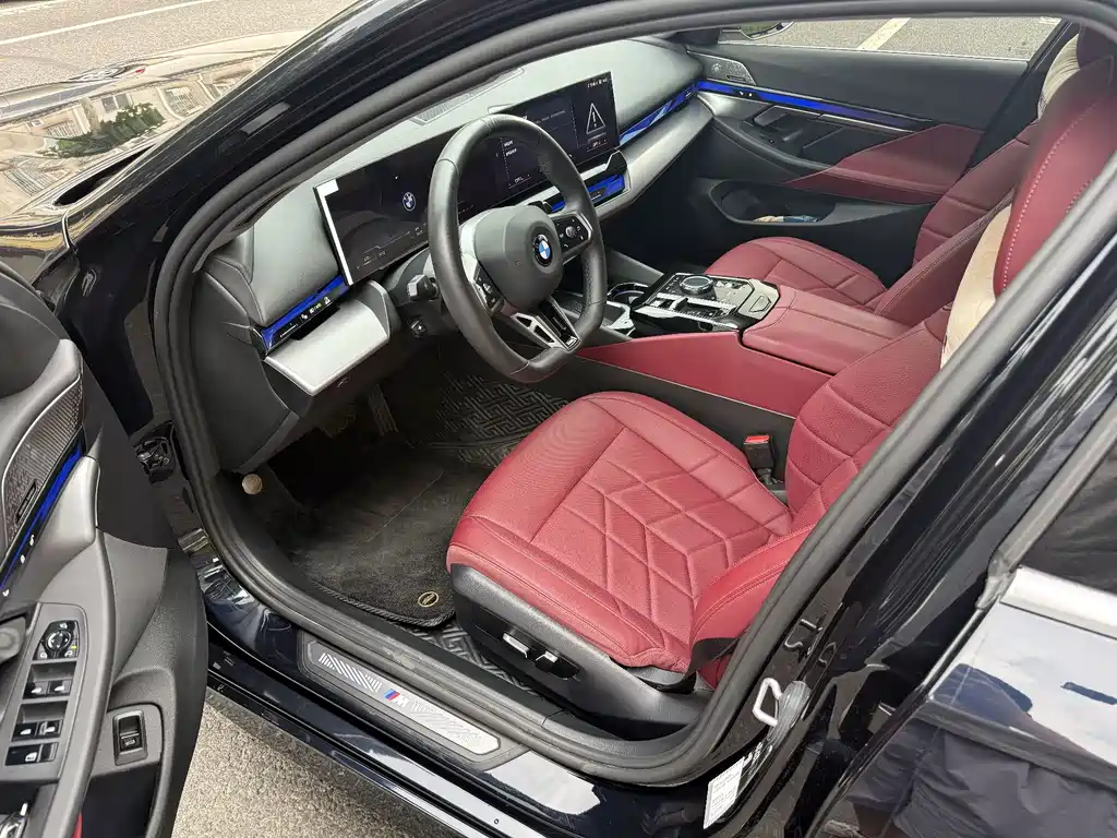 BMW 5 Series — миниатюра 8