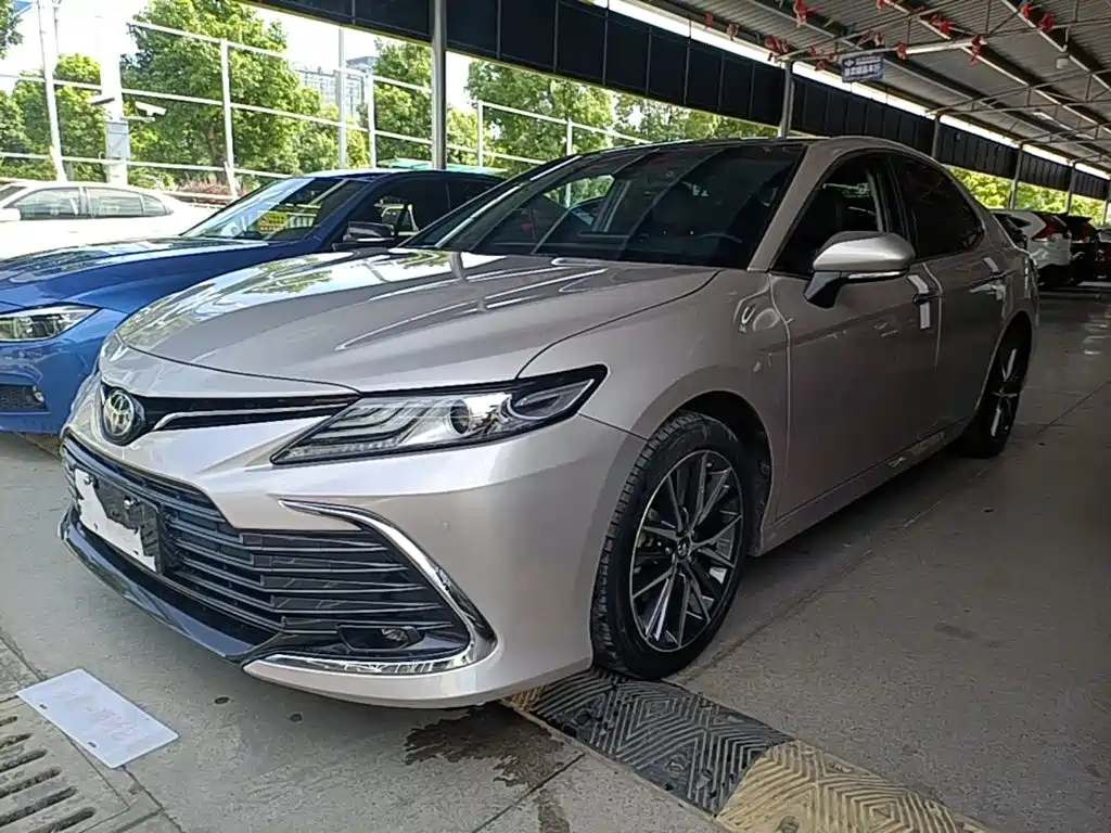 Toyota Camry — миниатюра 2