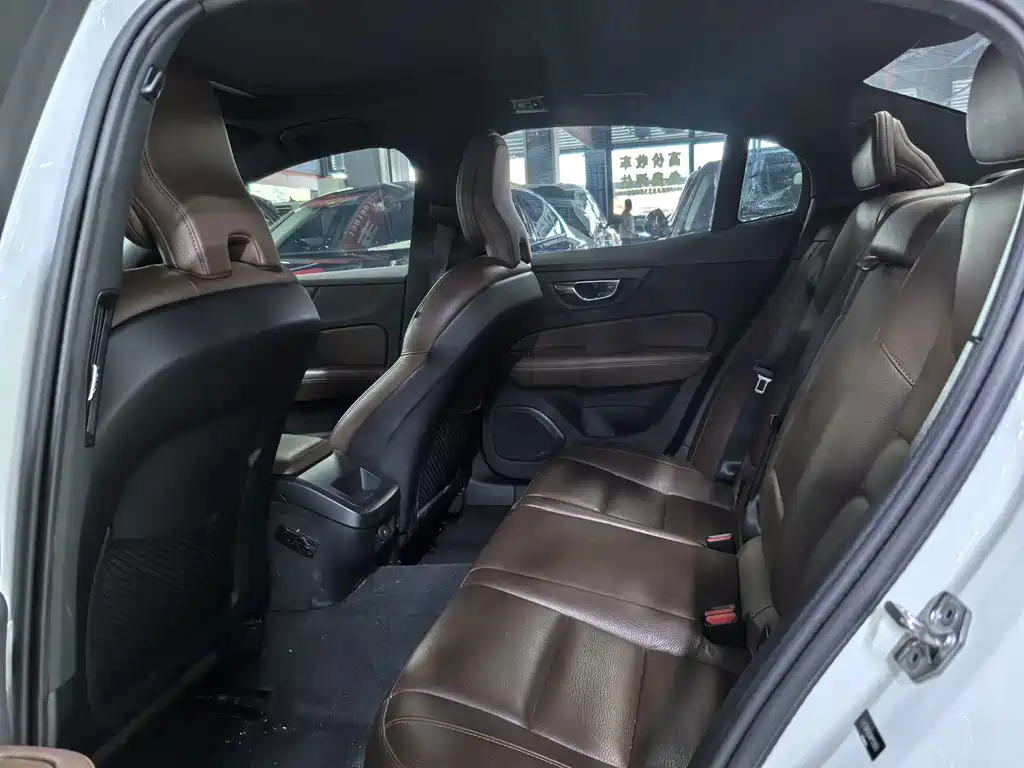 Volvo S60 — миниатюра 9