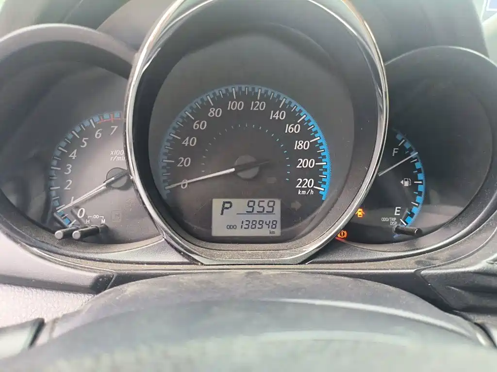 Toyota Yaris L — миниатюра 12