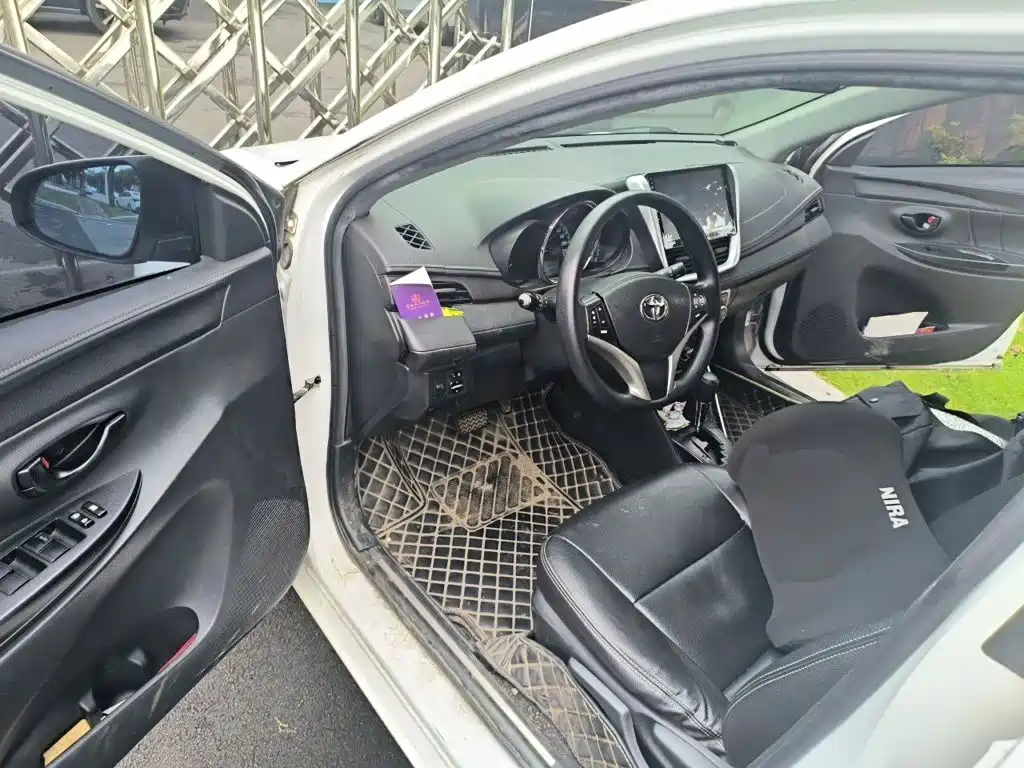 Toyota Yaris L — миниатюра 17
