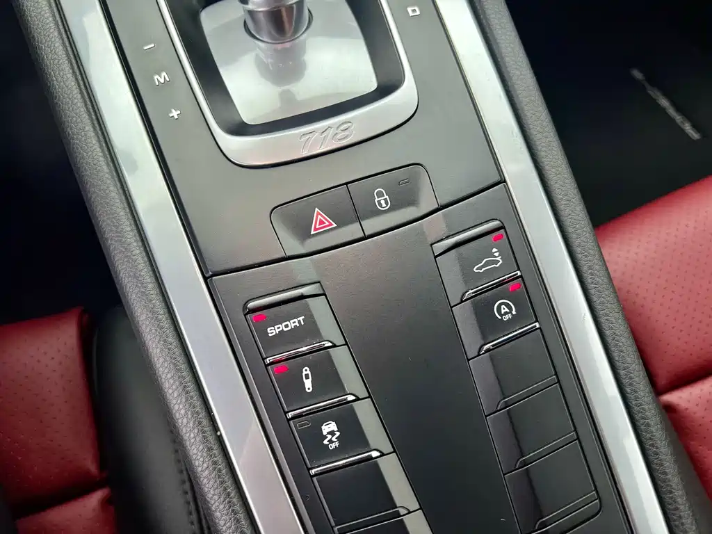 Porsche 718 2018 Cayman 2.0T