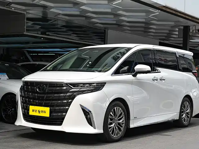 TOYOTA ELFA 2025