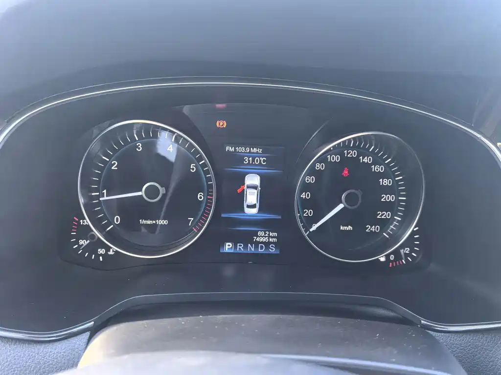 Hongqi Hongqi H7 — миниатюра 10