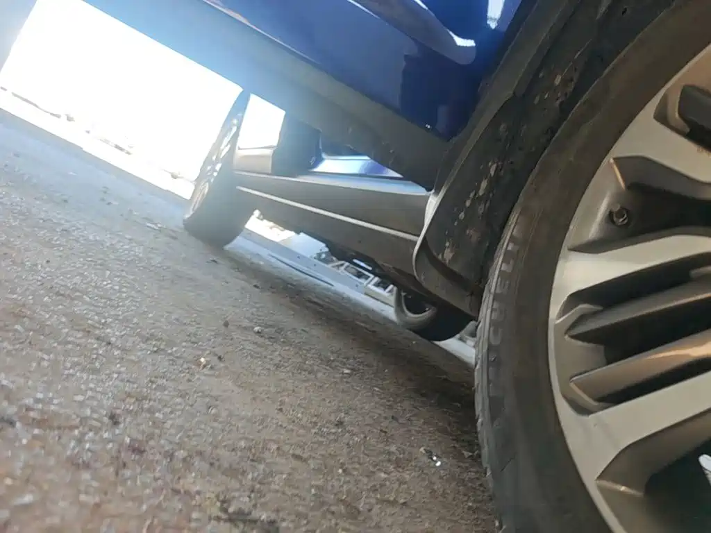 Roewe RX8 — миниатюра 21