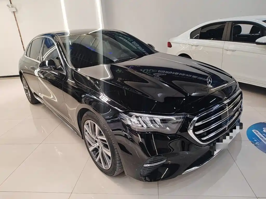 Mercedes-Benz E-Class — миниатюра 4