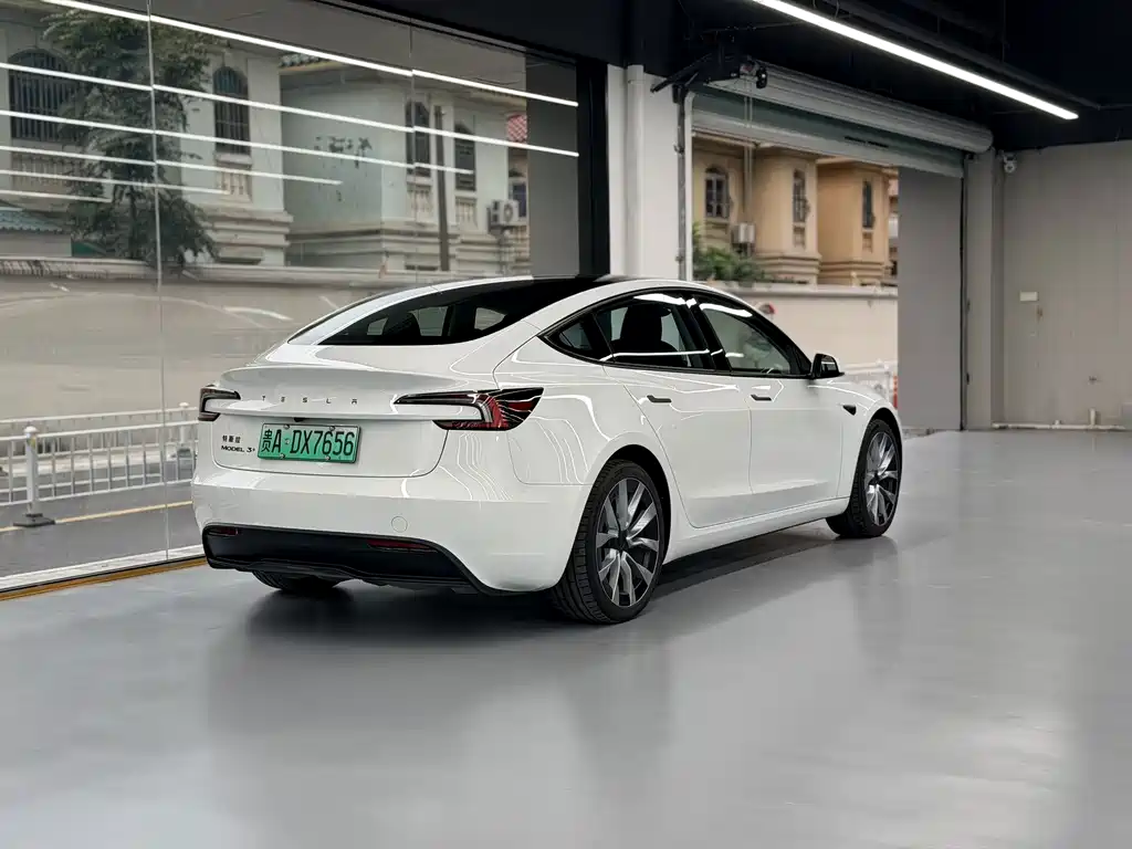 Tesla Model 3 — фотографии объявления, Фото 9