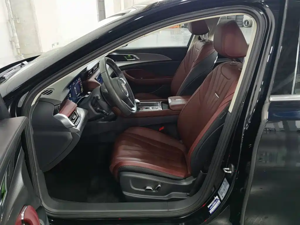 Hongqi H5 2023 2.0T AT