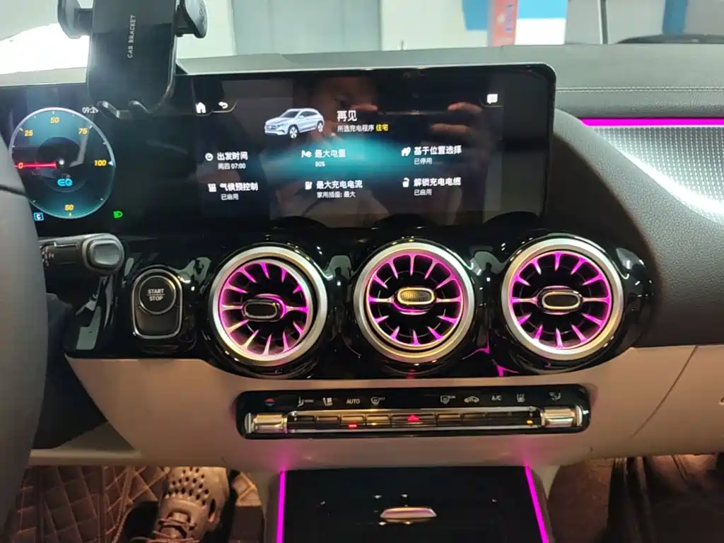 Mercedes-Benz EQA — миниатюра 13