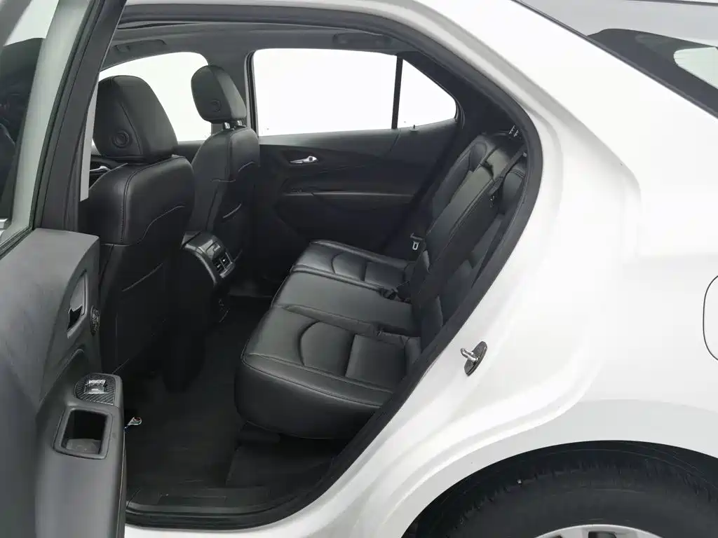 Chevrolet Equinox — миниатюра 15