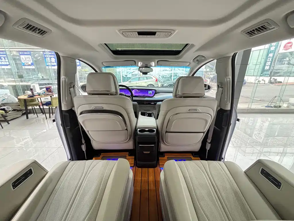 Buick GL8 Hybrid — миниатюра 16
