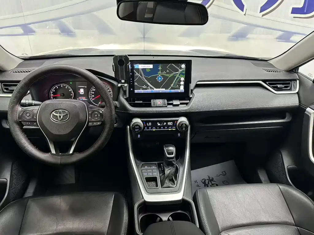 Toyota Wildlander 2.0L CVT 4WD Luxury Edition, фото 8