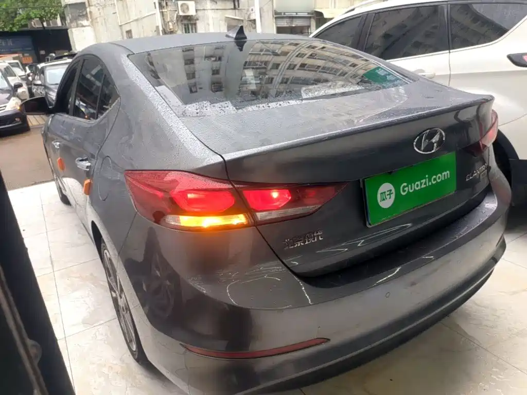 Hyundai Elantra — миниатюра 5
