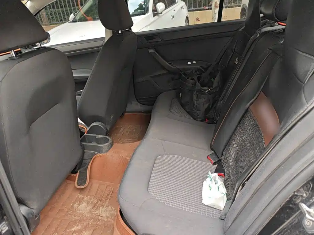 Volkswagen Santana — миниатюра 13