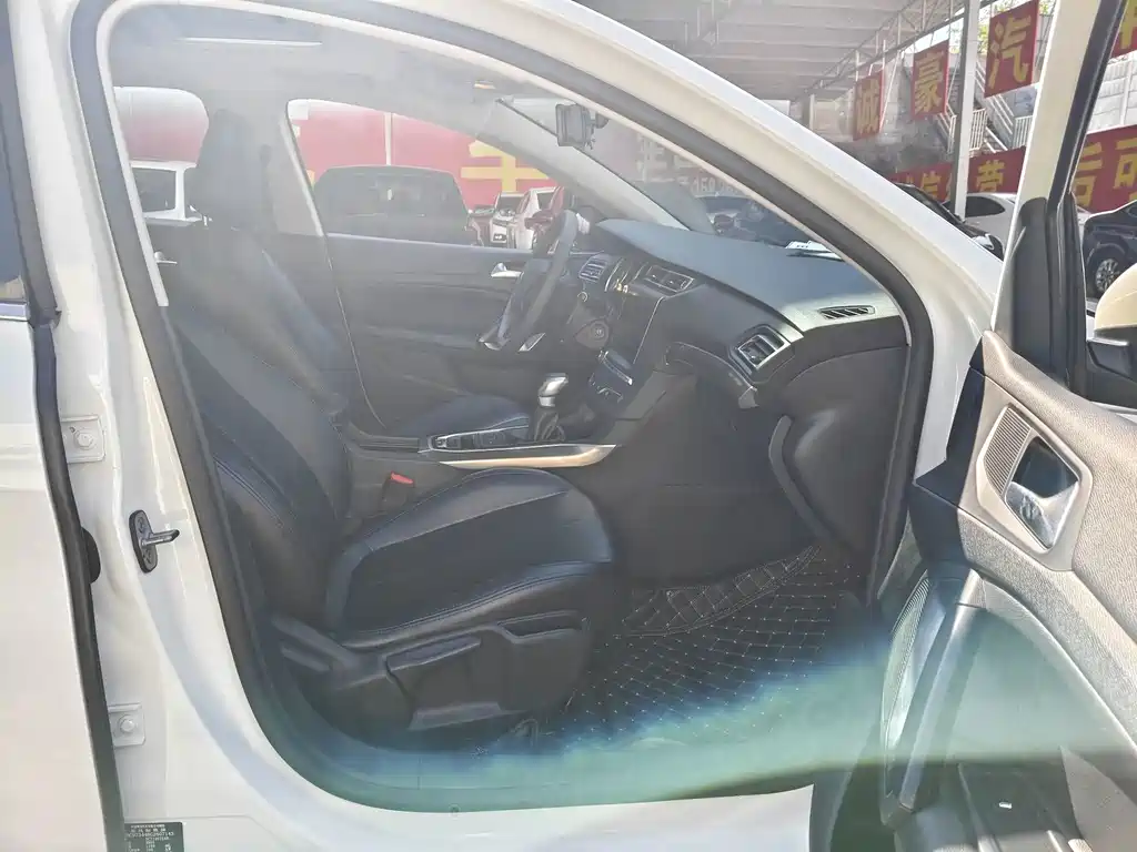 Peugeot 408 — миниатюра 6