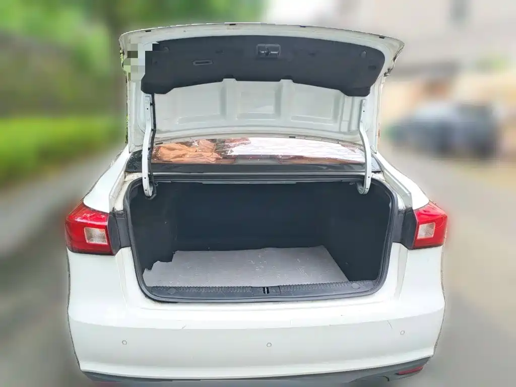 Roewe 360 — миниатюра 20