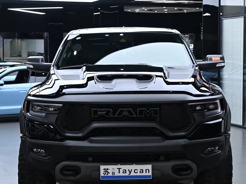 Ram Trucks 2023 6.2T AT