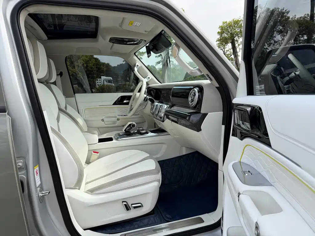 TANK CO CREATION TANK 300