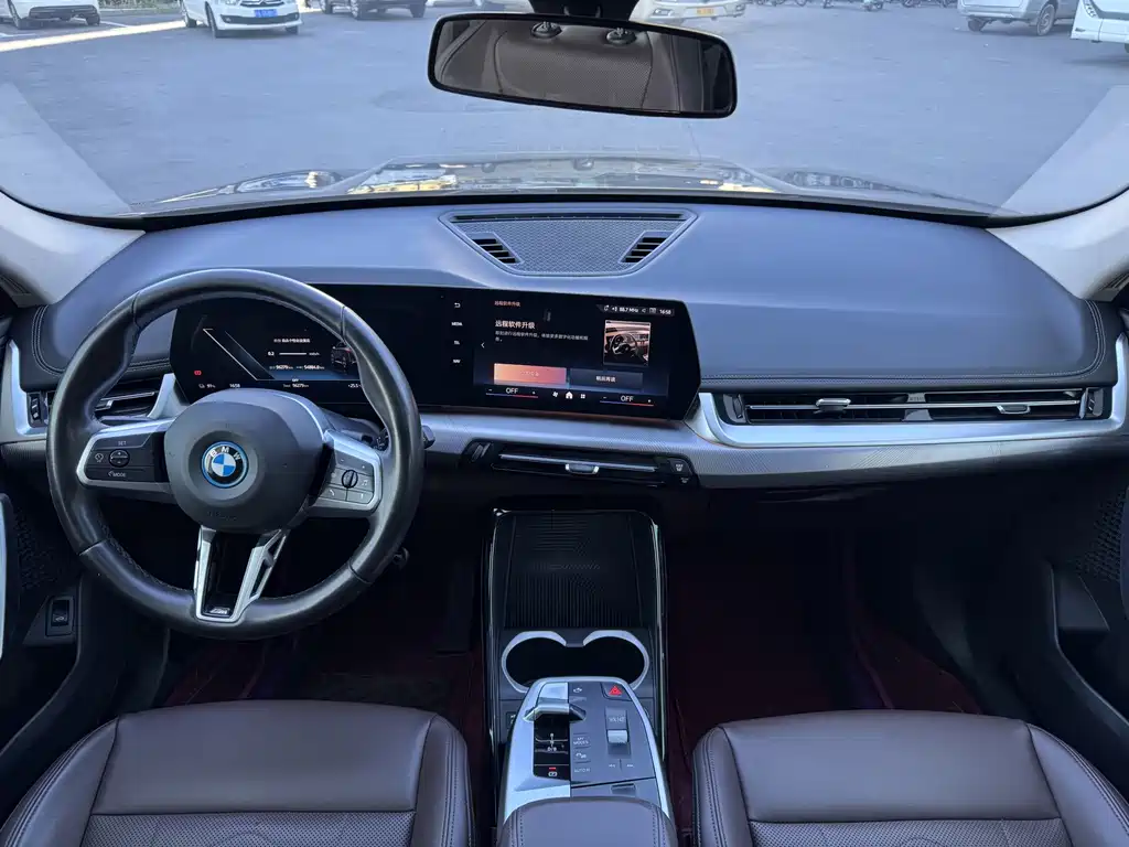 BMW iX1 — миниатюра 6