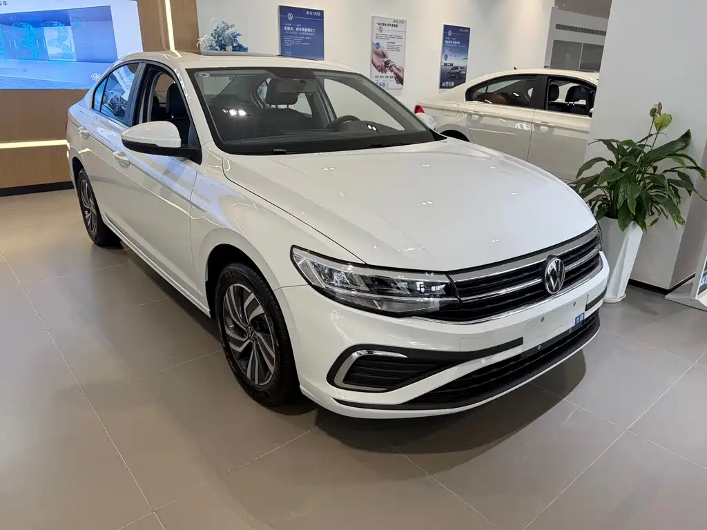Volkswagen Bora 2026 200TSI DSG