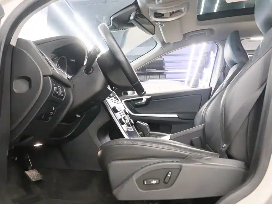 Volvo XC60 (Import) — миниатюра 13