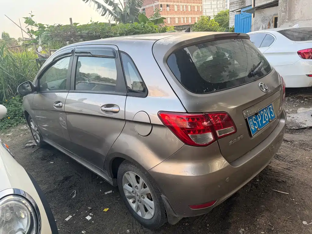 BAIC E-Series — миниатюра 3