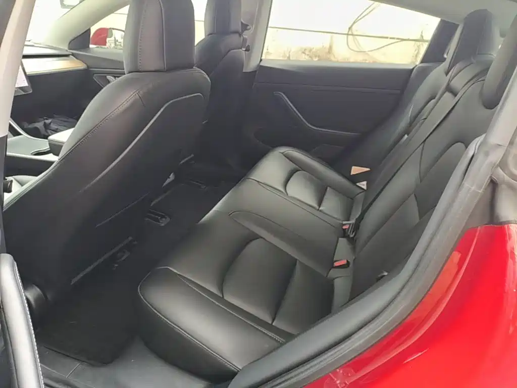 Tesla Model 3 — миниатюра 17