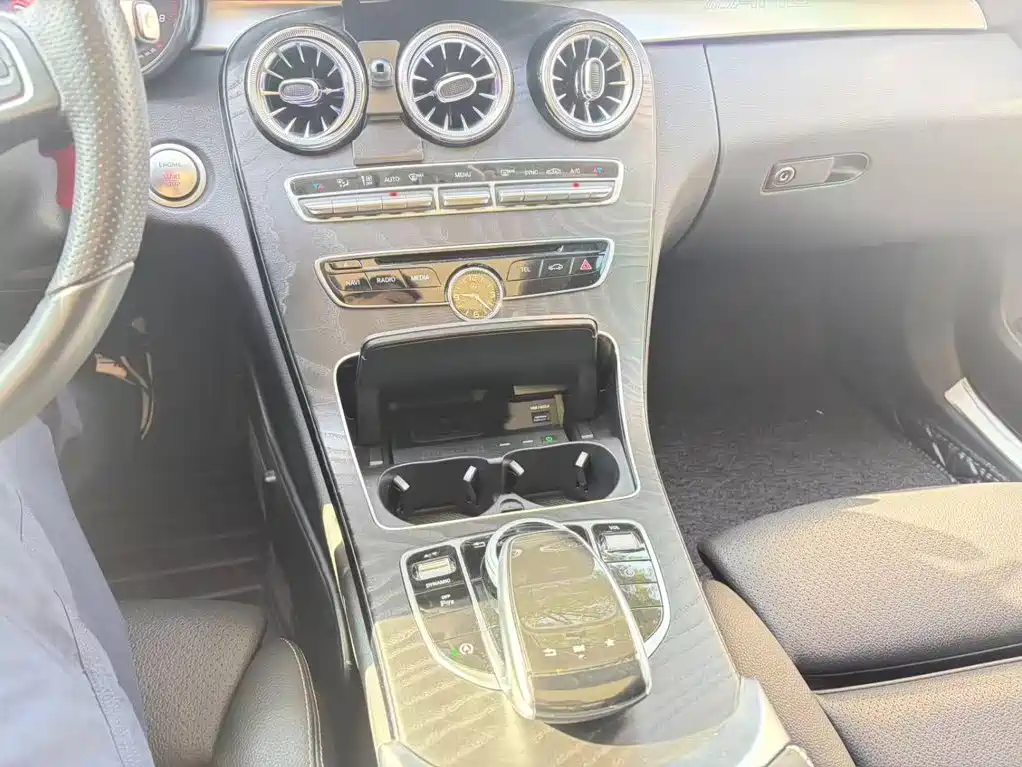 Mercedes-Benz C-Class — миниатюра 11