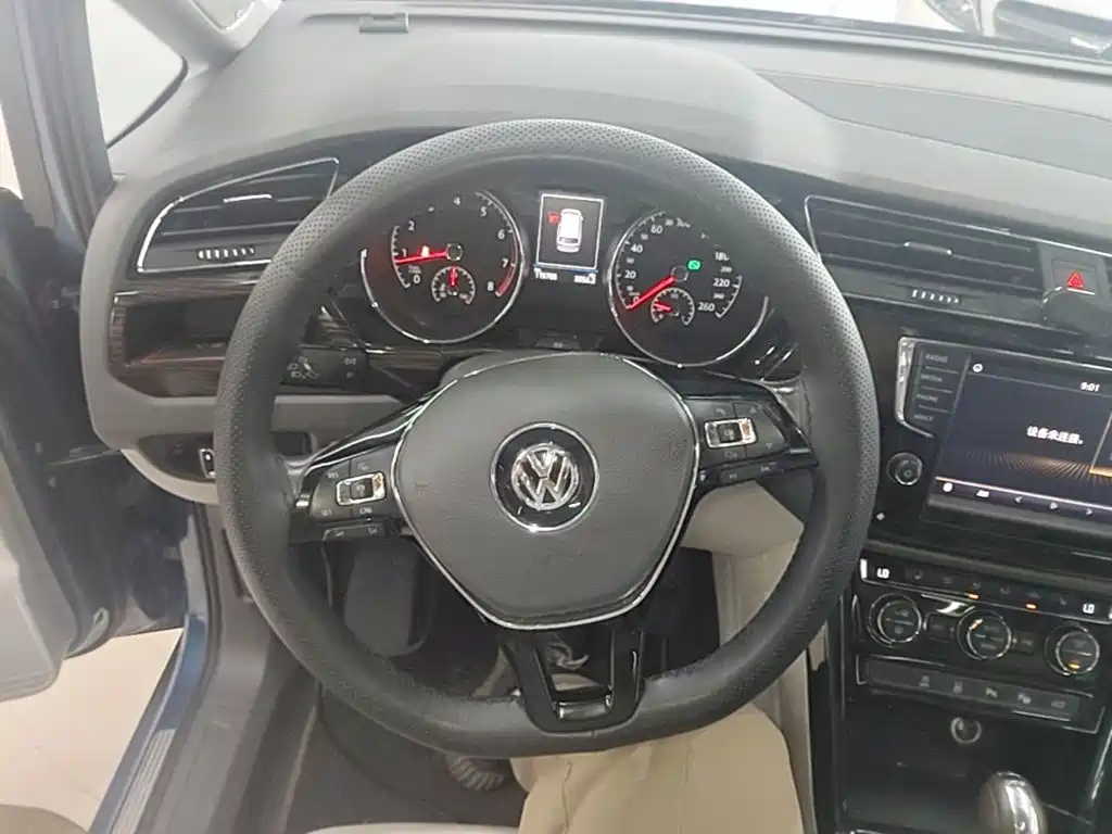 Volkswagen Touran — миниатюра 11
