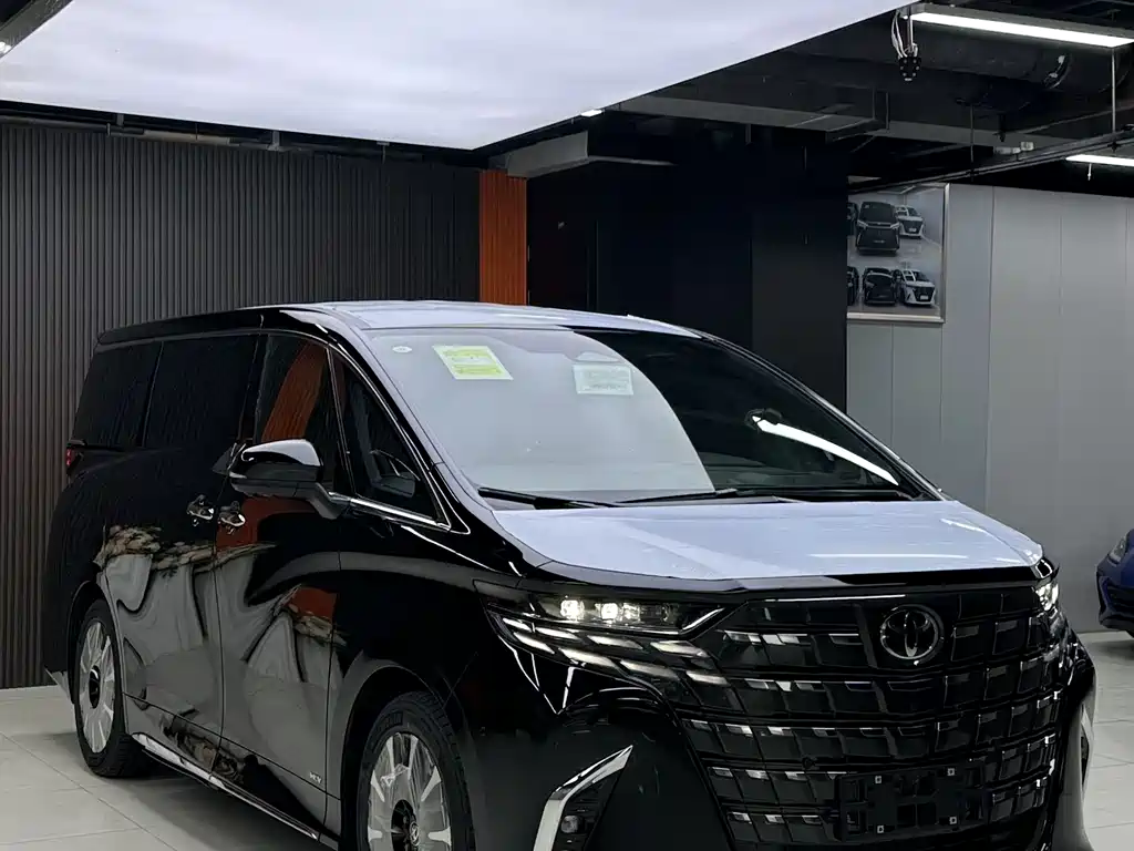 Toyota Alphard 0