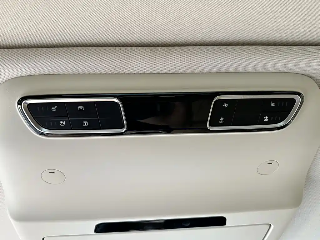 GAC Motor 传祺E8 PHEV — миниатюра 15