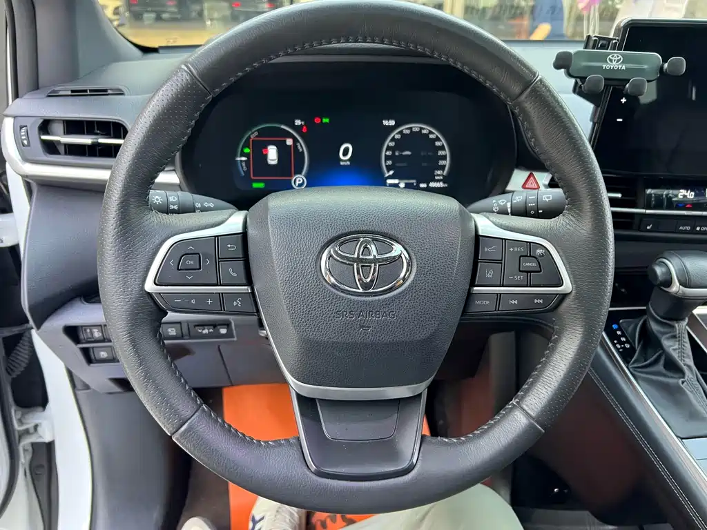 Toyota Granvia — миниатюра 15