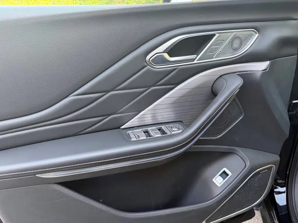 Hongqi Hongqi HS7 PHEV — миниатюра 5