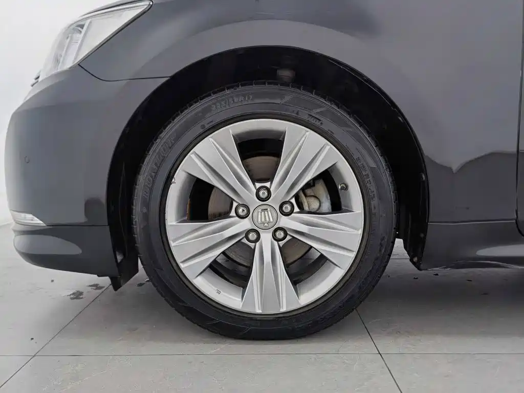 Toyota Crown — миниатюра 17