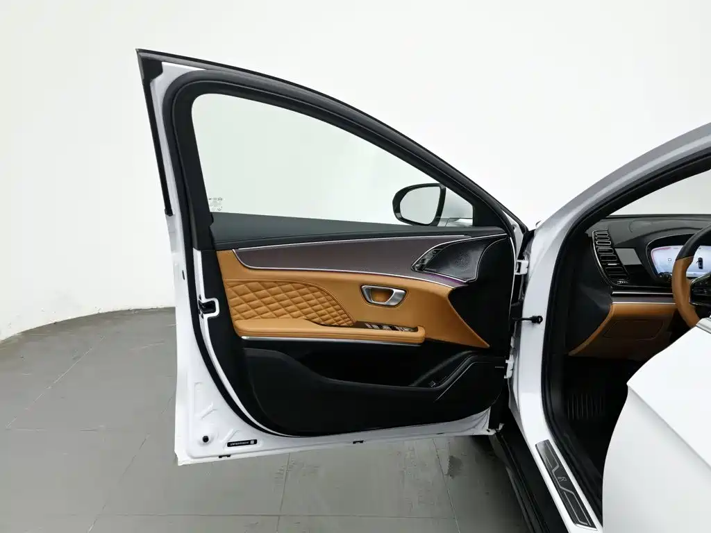 BYD Han — миниатюра 8