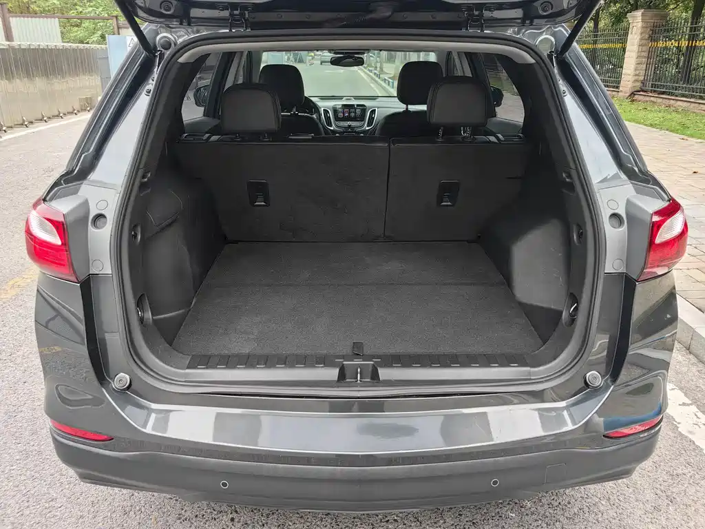 Chevrolet Equinox — миниатюра 16